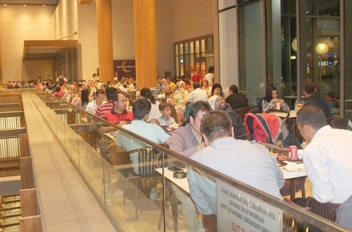 Piazza’da İftar Vakti
