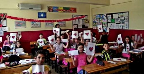 PTT’den Anneler Gününe Özel Mektup Kağıdı