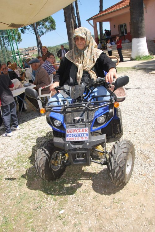 Raziye Ninenin Motor Sevdası