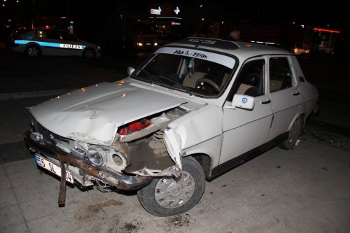 Samsun'da Trafik Kazası: 3 Yaralı