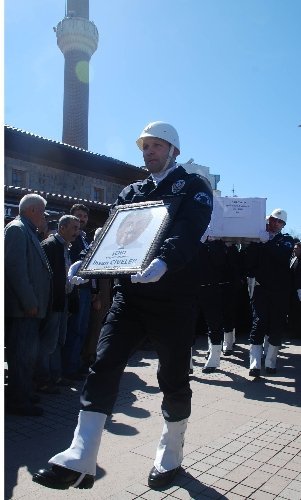 Şehit Polisler Dualarla Uğurlandı