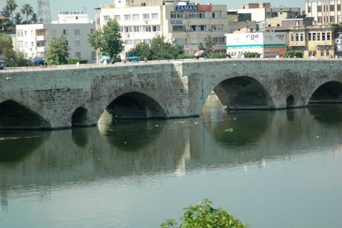 Seyhan Nehri'nde Kirlilik