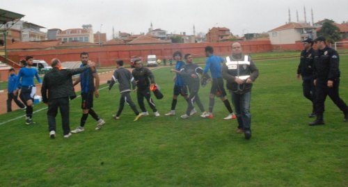 Seyircisiz Maçta Olaylar Çıktı
