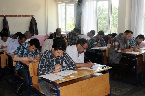 Sivasta 10 Bin Kişi O'nu Okuyarak Sınava Girdi