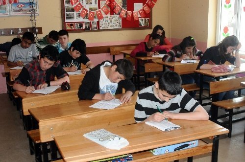 Sivasta 10 Bin Kişi O'nu Okuyarak Sınava Girdi