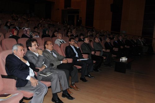 Suları Islatan, Alevi Üşüten Şair Anıldı