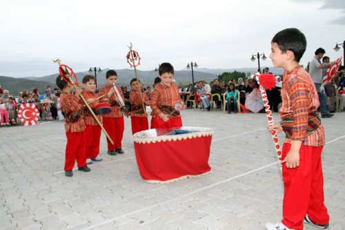 Suşehri'nde 4. Uçurtma Şenliği Yapıldı