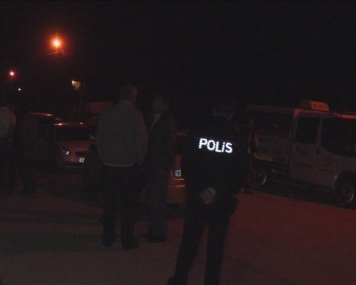 Tartıştığı Karısını Bıçakla Öldürdü