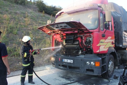 Tem Otoyolunda Tır’da Yangın