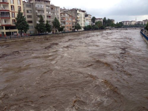 Terme Çayı Yükseldi