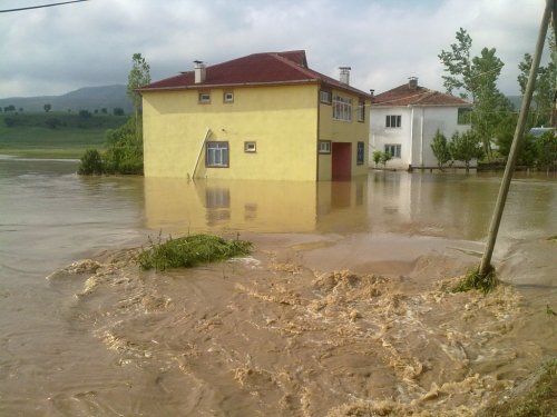 Tokat’ta Sel Ekili Araziler Zarar Gördü