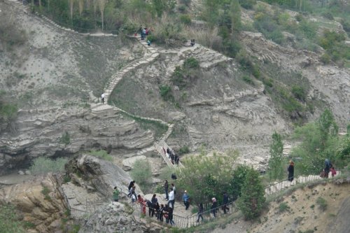 Tortum Şelalesine Ziyaretçi Akını