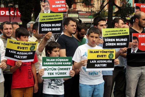 Trabzon’dan Mursi’ye Destek