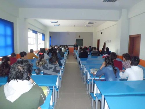 Üniversite Öğrencilerine Tema Anlatıldı
