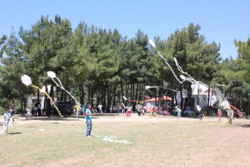 Urla Semaları Gökkuşağına Döndü