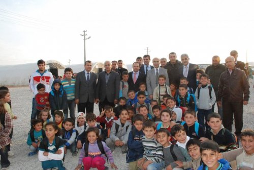 Vali Demirtaş, Suriyeli Öğrencilerle Buluştu