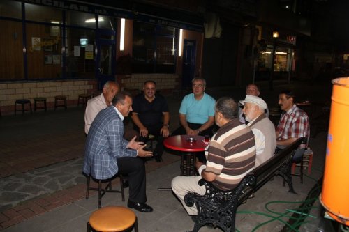Vali, Yer Sofrasında Oruç Açtı