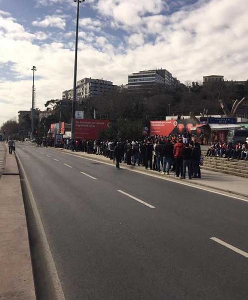 vodafone-arena-da-2-kilometre-bilet-kuyrugu-5347895.jpeg