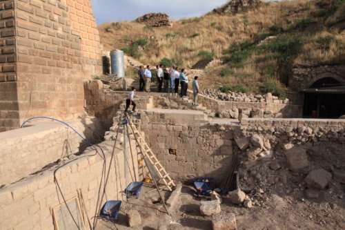 Yıkılan Urfa Kalesi’nde İnceleme