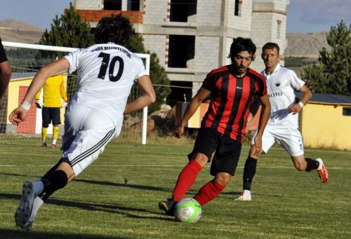 Zara Belediyespor, Yıldızeli Birlikspor’u 6-1 Mağlup Etti