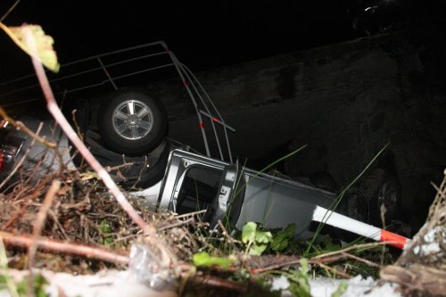 Zonguldak'ta Dereye Uçan Araçtaki 2 Kişi Yaralandı