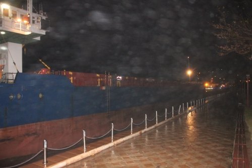 Zonguldak'ta Kuru Yük Gemisi Karaya Oturdu